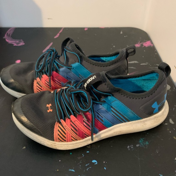 Girls Under Armour sneakers 3.5 - Picture 2 of 5